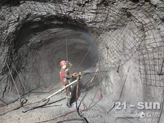 礦山鉆機